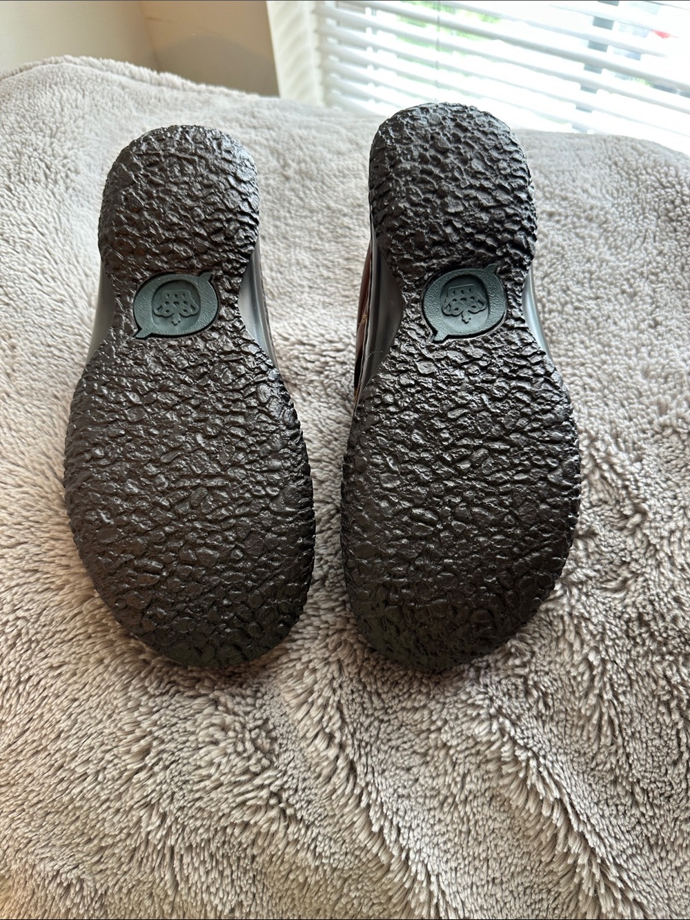 NWOT - Born Brown Leather & Multicolor Knit Slip-On Clogs - Picture 6 of 6